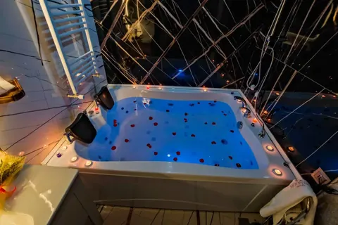 Deluxe Room with Jacuzzi