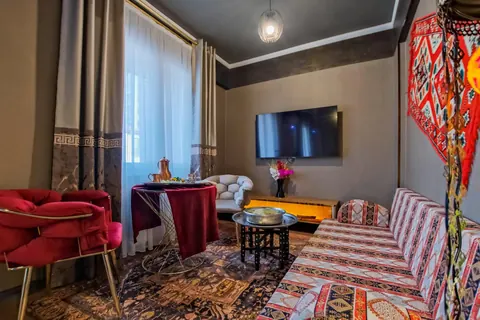 Oriental Corner Suite